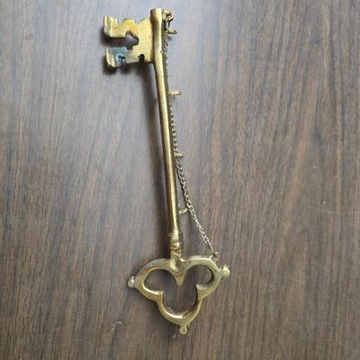 Large brass key - key hanger and a selection of keychains