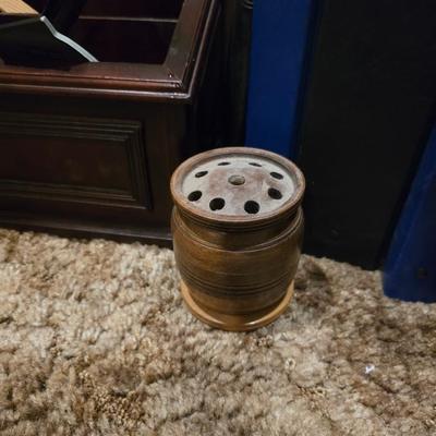 Large variety of office supplies - large corkboard - organizing trays - notebooks - organizing - atomic clock and much more