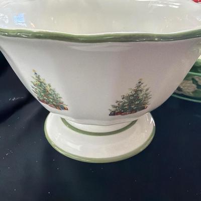 Sale Photo Thumbnail #223: Christmas Serving Dishes and Decor
Wreath, Bowls, light up trees.