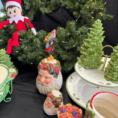 Sale Photo Thumbnail #220: Christmas Serving Dishes and Decor
Wreath, Bowls, light up trees.