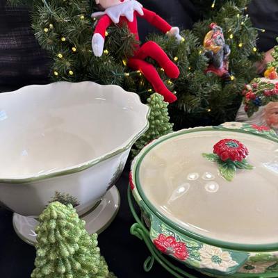 Sale Photo Thumbnail #222: Christmas Serving Dishes and Decor
Wreath, Bowls, light up trees.