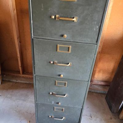 Metal 4 drawer file cabinet