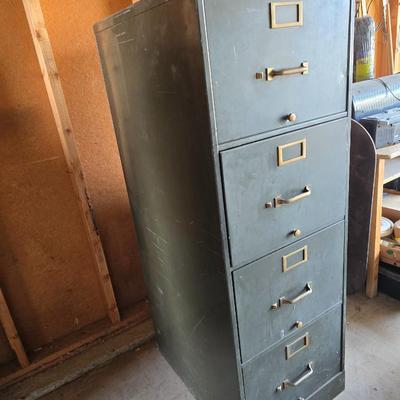 Metal 4 drawer file cabinet