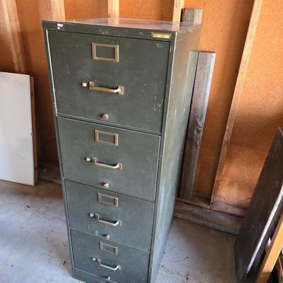 Metal 4 drawer file cabinet