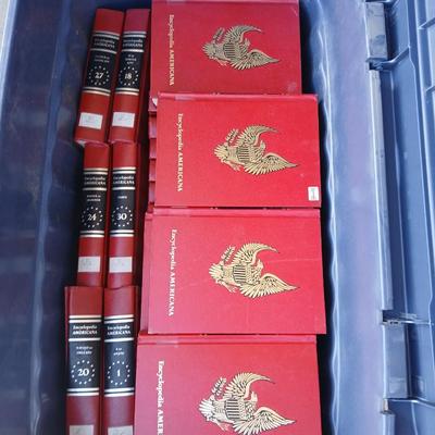 Set of The encyclopedi of Americana International edition - discarded library set
