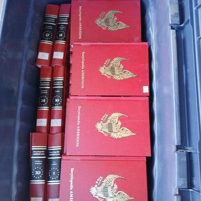 Set of The encyclopedi of Americana International edition - discarded library set
