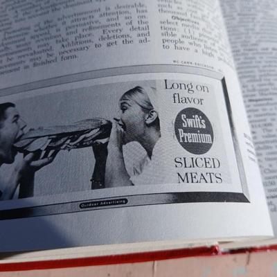 Set of The encyclopedi of Americana International edition - discarded library set