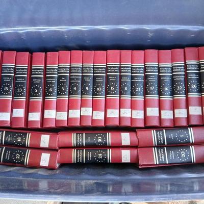 Set of The encyclopedi of Americana International edition - discarded library set