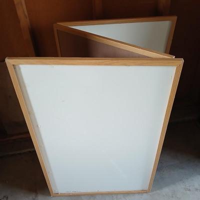 Hinged Trifold display and whiteboard