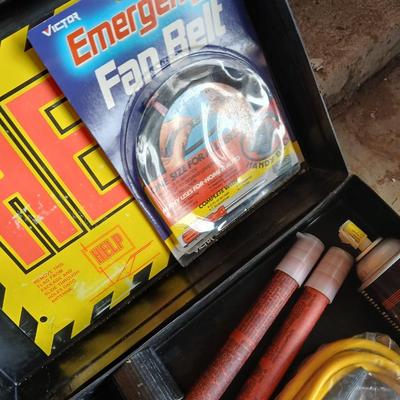 Emergency roadside kit with flashlights