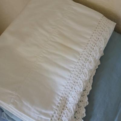 Assortment of mostly Full sized sheet sets / partial sets