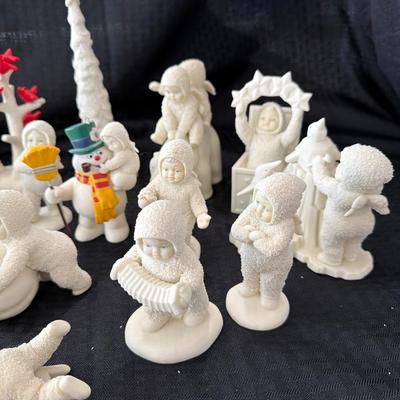 Sale Photo Thumbnail #249: Department 56 Lot of 18 Snow Bunnies 
All Varieties of Activities