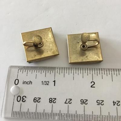 Beautiful vintage goldtone ceramic tile square screw back earrings