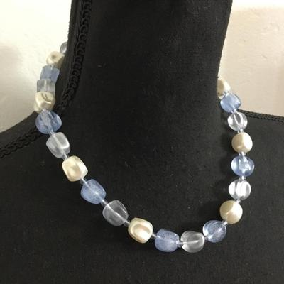 Vintage faux glass & pearl bead necklace