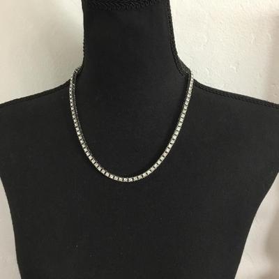 Beautiful vintage, Silvertone rhinestone tennis necklace