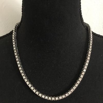 Beautiful vintage, Silvertone rhinestone tennis necklace