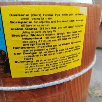 White mountain Ice cream maker 2 qt. with an additional ice cream maker for parts