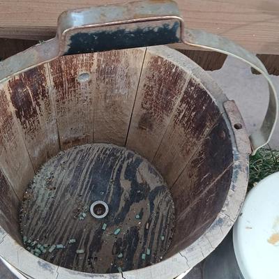 White mountain Ice cream maker 2 qt. with an additional ice cream maker for parts