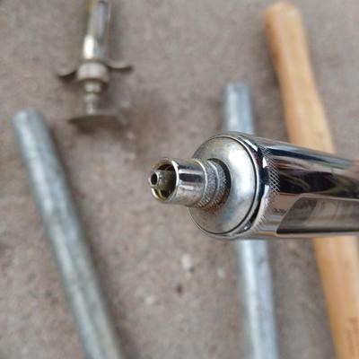 Livestock Veterinary tools - Dehorner - Metal syringes - bolus gun and more