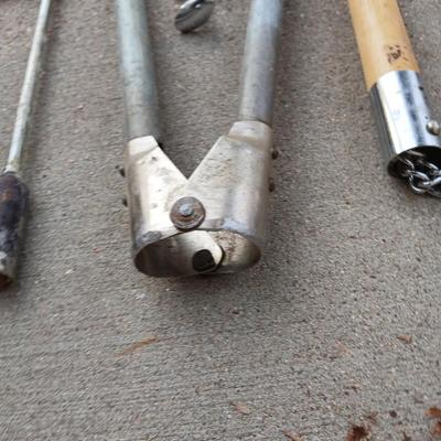 Livestock Veterinary tools - Dehorner - Metal syringes - bolus gun and more