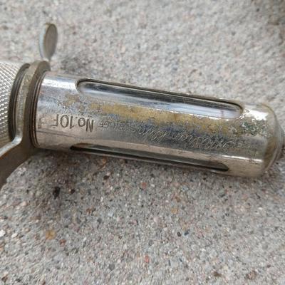 Livestock Veterinary tools - Dehorner - Metal syringes - bolus gun and more