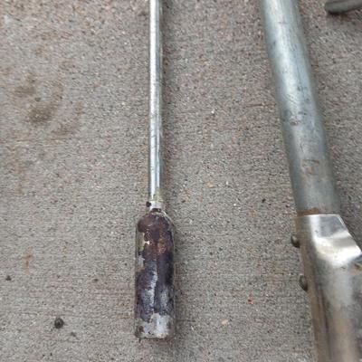 Livestock Veterinary tools - Dehorner - Metal syringes - bolus gun and more