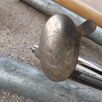 Livestock Veterinary tools - Dehorner - Metal syringes - bolus gun and more