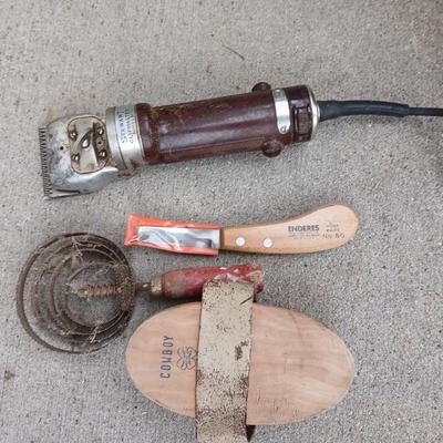Stewart Livestock shears - hoof knife and brushes