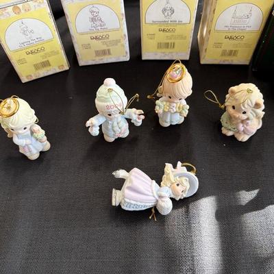 Sale Photo Thumbnail #263: Precious Moments Ornaments