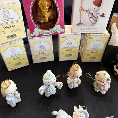 Sale Photo Thumbnail #264: Precious Moments Ornaments