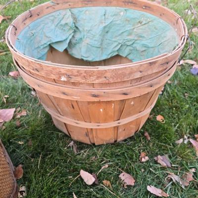 Collection of wicker baskets and harvesting baskets