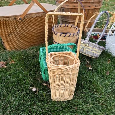 Collection of wicker baskets and harvesting baskets