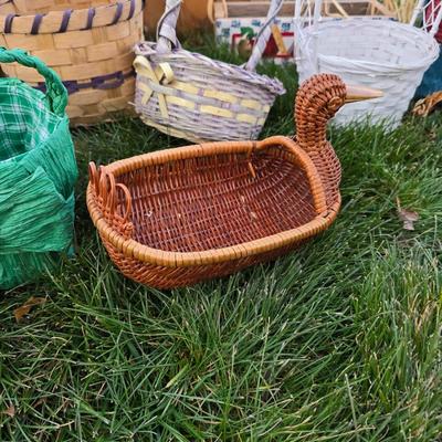 Collection of wicker baskets and harvesting baskets