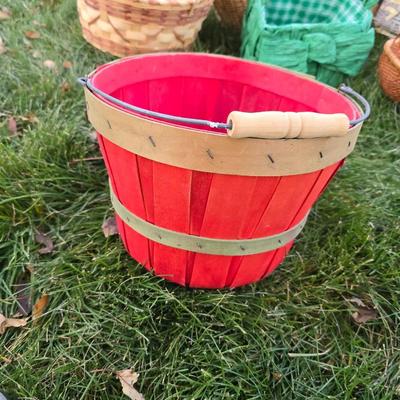 Collection of wicker baskets and harvesting baskets