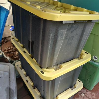 Six storage totes
