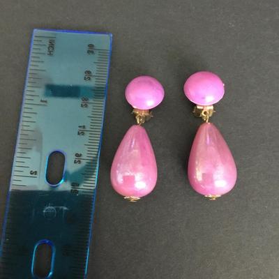 Vintage, iridescent purple clip on earrings