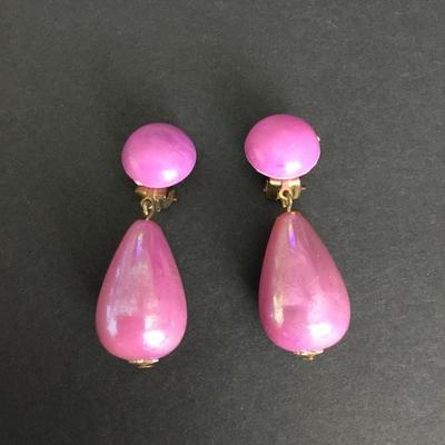 Vintage, iridescent purple clip on earrings