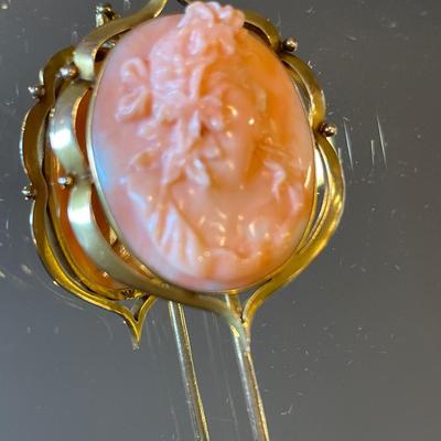 10k signed carved Coral stick pin