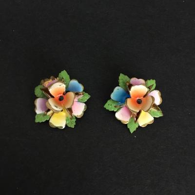 Vintage metal flower clip on earrings