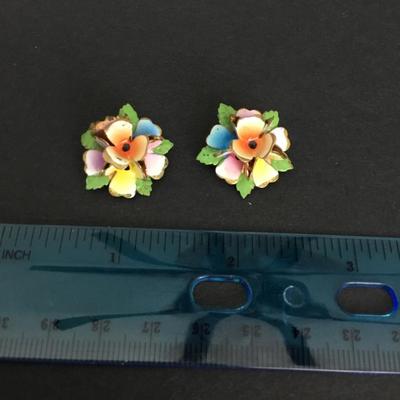 Vintage metal flower clip on earrings