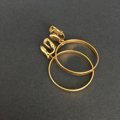 Vintage Trifari, gold tone clip on hoop earings