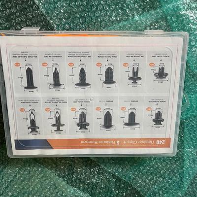 Automotive retainer clip set