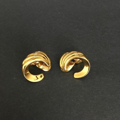 Monet vintage clip on earring gold tone