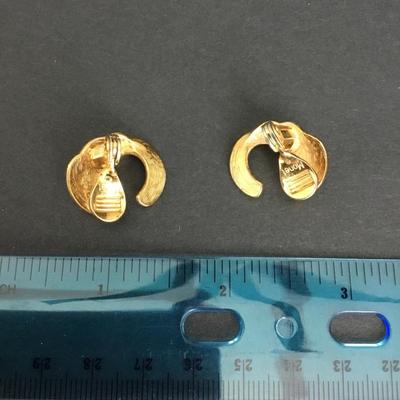Monet vintage clip on earring gold tone