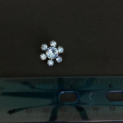 Beautiful, vintage, crystal flower pin