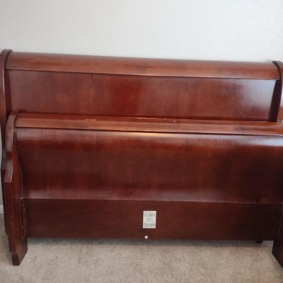 QUEEN SIZE SLEIGH BED FRAME WITH A CHERRY FINISH