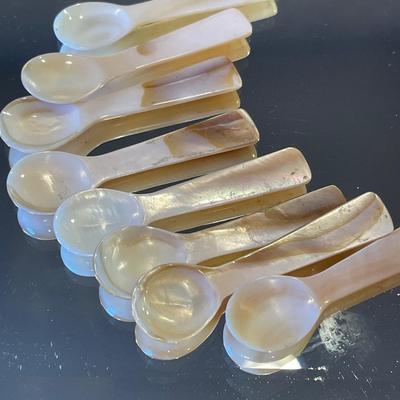 8 mother of pearl caviar spoons