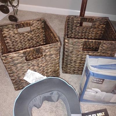 NEW LOFT HOTEL QUEEN SHEETS, THE FLEX BELT, FEBREEZE PLUG INS, ORGANIZERS AND 82" CURTAIN PANELS (2) PLUS RODS