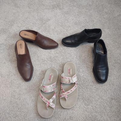 LADIES DRESS SHOES (BORN (8) & STYLE & CO) AND SKECHERS SANDALS (9)
