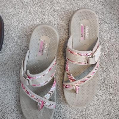 LADIES DRESS SHOES (BORN (8) & STYLE & CO) AND SKECHERS SANDALS (9)